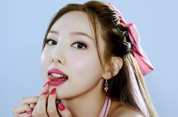 Клип Nayeon дважды облачно с гигантом был объявлен
