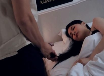 Сын мачехи был обнаружен, удовлетворяя себя